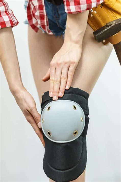 How To Wear Construction Knee Pads Work Attire Expert