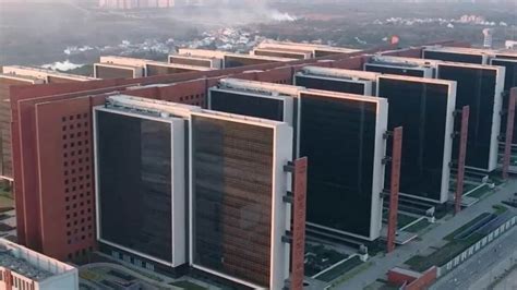 India hosts world's largest office building in Gujarat's Surat: All details | Latest News India ...