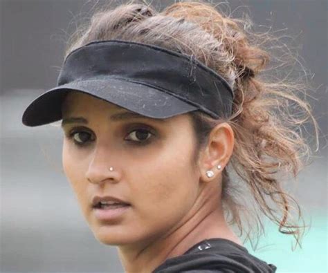 Sania Mirza Biography - Facts, Childhood, Family Life & Achievements