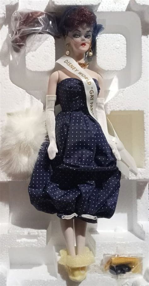 1991 Porcelain Treasures Collection Gay Parisienne 1959 Barbie 9973 Toy Sisters