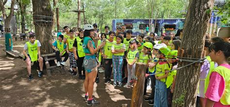 MENDOZA LOS CHICOS Y CHICAS DE LA COLONIA VIAJARON A JUANA KOSLAY