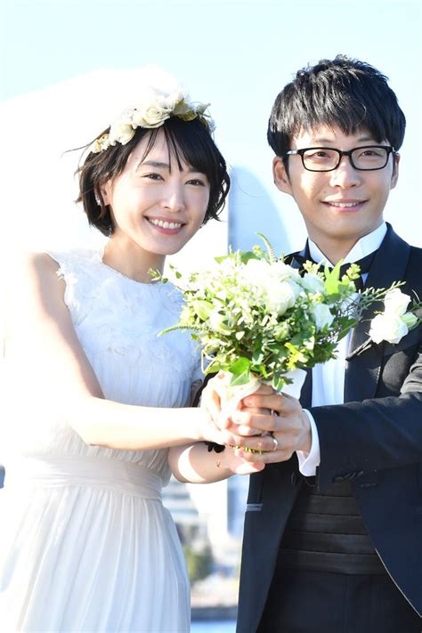 太驚喜！《月薪嬌妻》新垣結衣、星野源跳過認愛宣布結婚 Vogue Taiwan