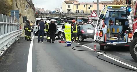 Drammatico Incidente Stradale In Calabria Muore 26enne