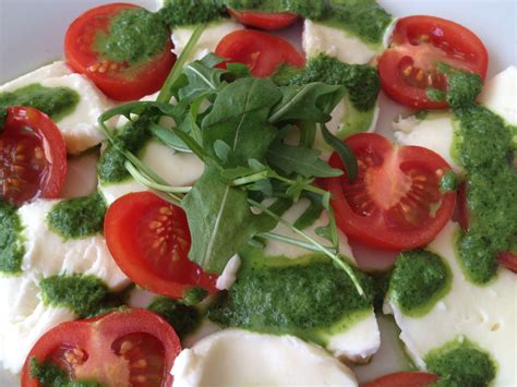 Tomaten Und Mozzarella Salat Mit Balsamico Dressing