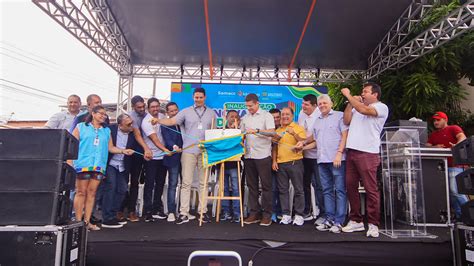 Prefeitura De Manaus Entrega Feira Do Bairro Gl Ria Revitalizada E