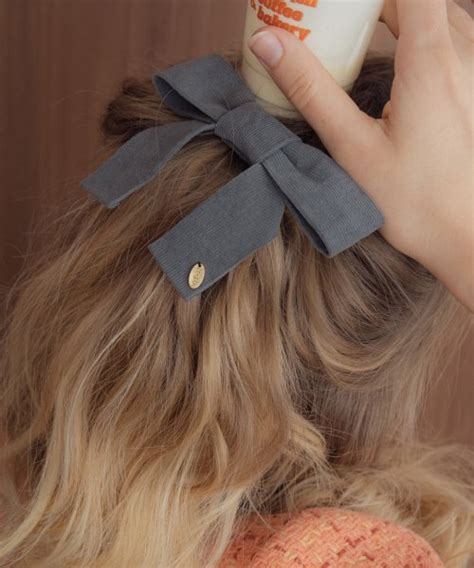 MUSINSA MERRYMOTIVE Gray Corduroy Ribbon Hairpin