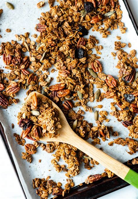 10 Healthy Granola Recipes with Rolled Oats • Daisybeet