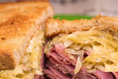 Best Corned Beef Sauerkraut And Potatoes Recipe For Slow Cooker