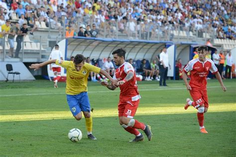 UTA Arad Petrolul Meci De Totul Sau Nimic Pentru Lupi Gazeta De