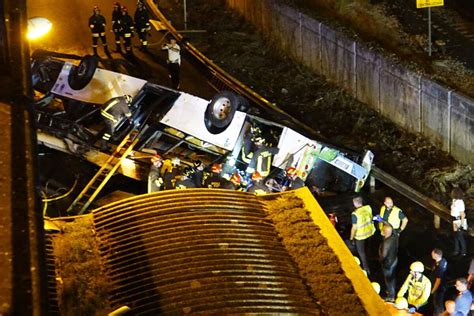 Bus stürzt auf Bahngleise Mindestens 21 Tote in Venedig darunter ein