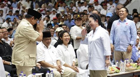 Titiek Soeharto Sambangi Prabowo Di Kertanegara Malam Ini Ada Apa