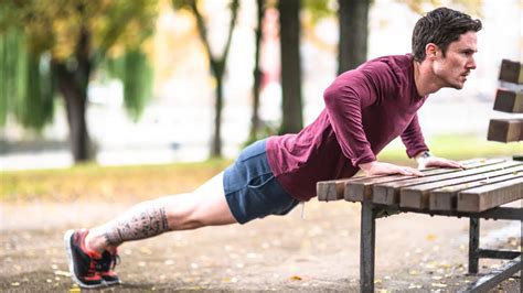 Incline Push Up How To Variations Tips Benefits Themusclefitness