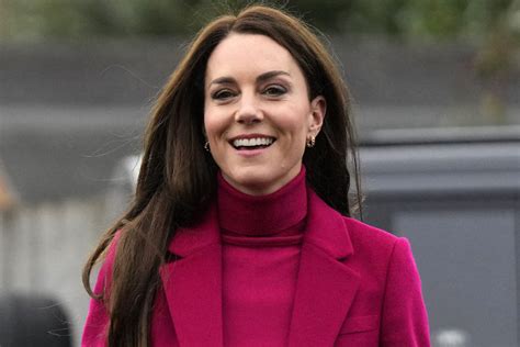 Kate Middleton Rayonne Dans Cette Combinaison De Couleurs Printani Re