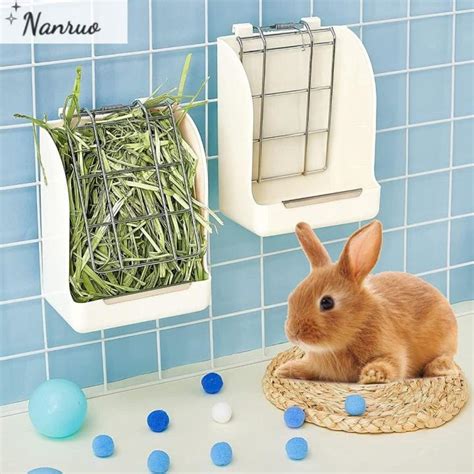 NANRUO Hamster Bunny Food Dispenser Multi Functional Plastic Wall