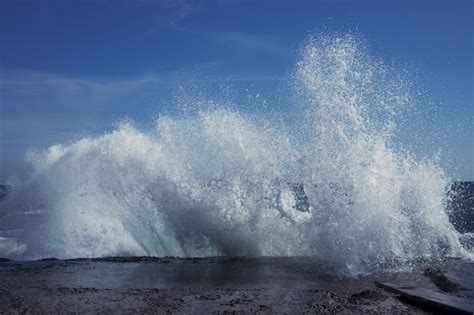 Premium Photo Sea Wave Splashing