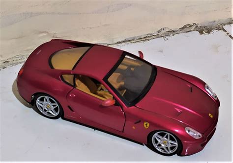 Area 2207: 1/24 Maisto Assembly Line Ferrari 599 GTB Fiorano