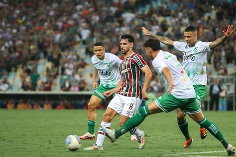 Olho neles Adversários diretos do Flu também terão pedreiras na