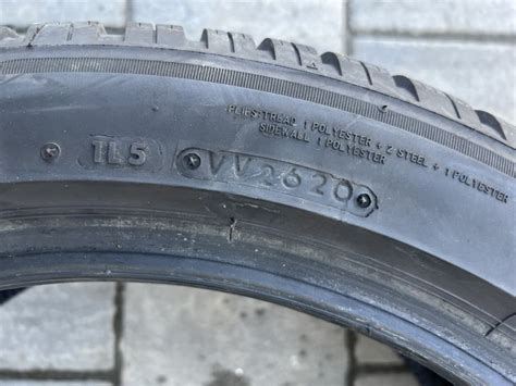 Gume Bridgestone 235/45/18 zimska 2 kom, 7 mm.
