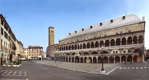 Piazza Della Frutta A Padova Fidelity Viaggi