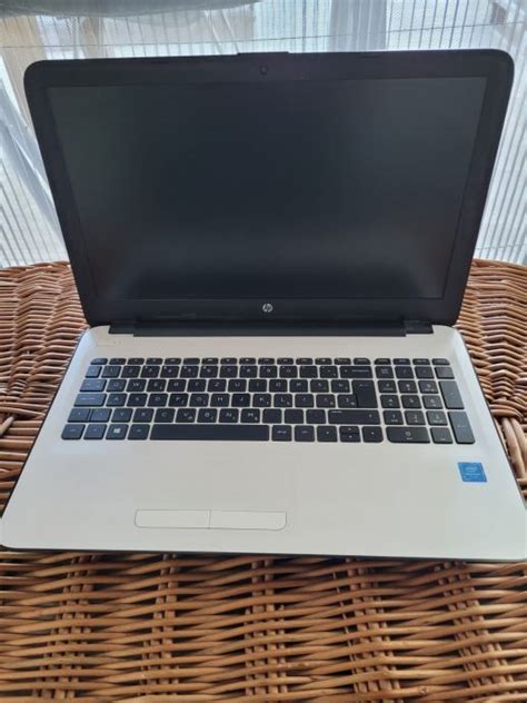 Laptop HP hq-tre 71025 i torba za laptop