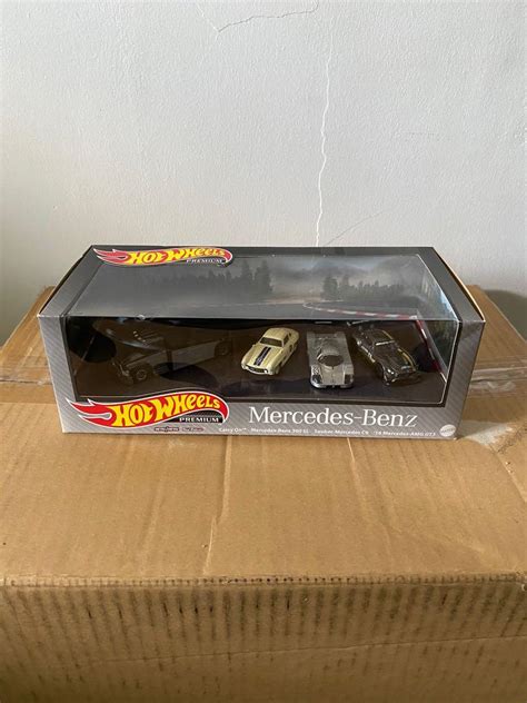 Hot Wheels Premium Mercedes Benz Diorama Set Hobbies Toys Toys