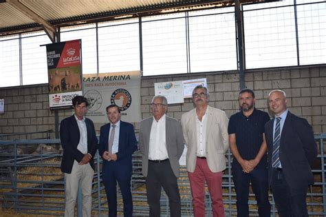 Miguel Ngel Gallardo Inaugura El Sal N Ovino De Castuera