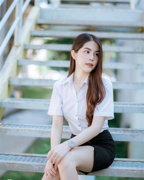 Một em hot girl dáng thể thao See Girl World