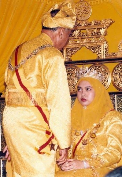 Warisan Raja And Permaisuri Melayu Mahkota Dan Tiara Tengku Ampuan