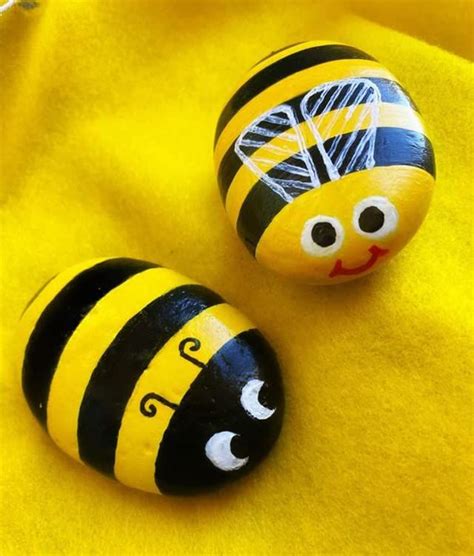 Post By JINNSEIYOI Painted Bumble Bee Stones Very Cute Yellow And