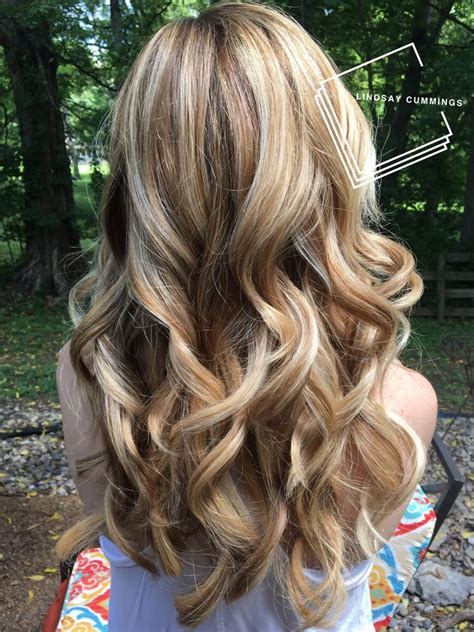 Gorgeous Multi Tonal Blonde With Low Lights Foilyage And Balyage Long