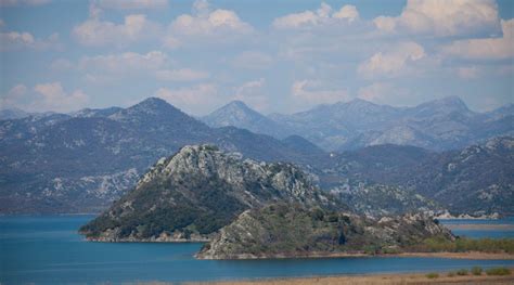 Uhapšen Cetinjanin zbog izazivanja saobraćajne nezgode na Skadarskom