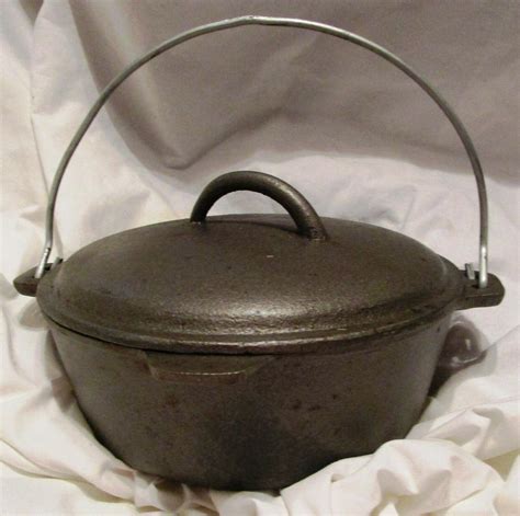 Cajun Classic 2 Quart Seasoned Cast Iron Dutch Oven Gl10486 2009503225