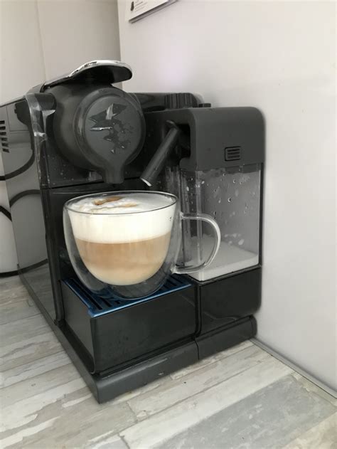 Кофемашина Nespresso DeLonghi EN560.B | отзывы