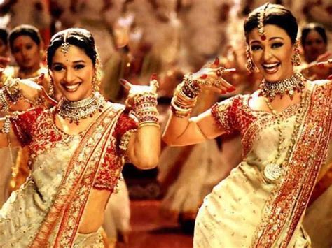 Aishwarya Rai And Madhuri Dixit Danced For Dola Re Dola Song Despite