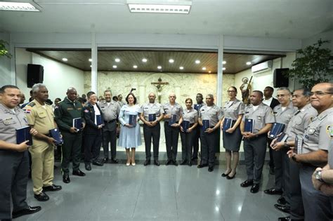 Polic A Nacional Celebra Eucarist A Por El Primer A O De Gesti N Del