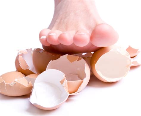 21 Signs You Re Walking On Eggshells In A Relationship