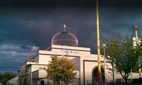 Guru Nanak Sikh Temple - Surrey - World Gurudwaras