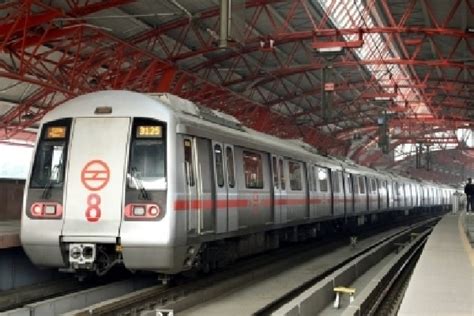 New Delhi Man Jumps In Front Of Delhi Metro Train