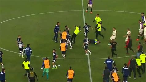 Video Escándalo en la Copa Sudamericana batalla campal entre