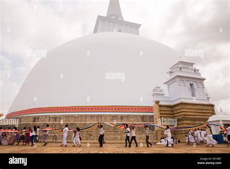 Ruwanwelisaya Anuradhapura Sri Lanka July 2017 Stock Photo Alamy