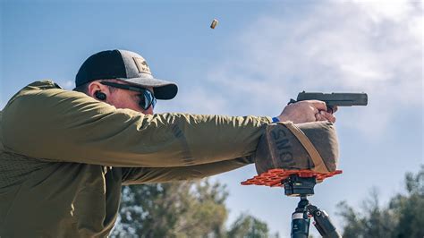 How To Shoot Handguns For Accuracy Youtube