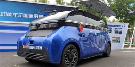 В Китае создали беспилотный автомобиль без руля, который заряжается от ...
