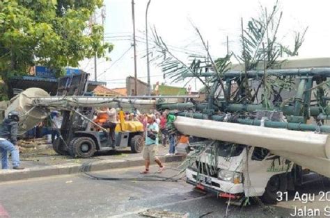 Kronologi Kecelakaan Maut Truk Tabrak Anak Sekolah Di Bekasi 10