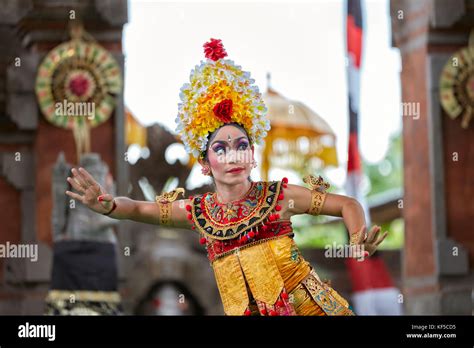 Dancer Performs Traditional Barong Dance Batubulan Village Ubud Area