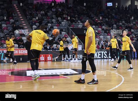 Bonn Deutschland Th Jan Warm Up Bei Den Mhp Riesen