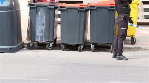 Hallan el cadáver de un bebé en un cubo de basura en el distrito de Barajas