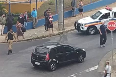 Homem é morto a tiros em frente a escola de Belo Horizonte veja vídeo