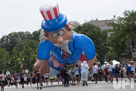 Photo Traditional Fourth Of July Parade In Washington Dc