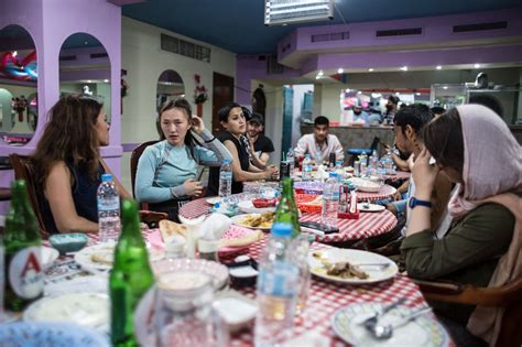 Refugiados Entrenar Cuerpo Y Mente Para Sobrevivir A Lesbos Entrenar