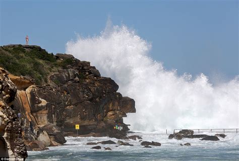 Man Stands Naked On A Cliff As Waves Batter The Headland In Sydney Daily Mail Online